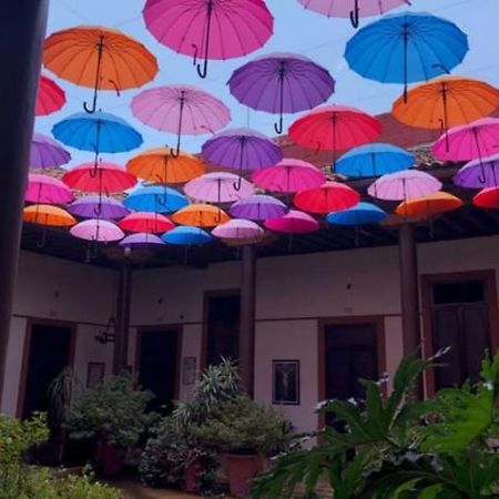 Hotel Villa De Flores Uruapan  Extérieur photo