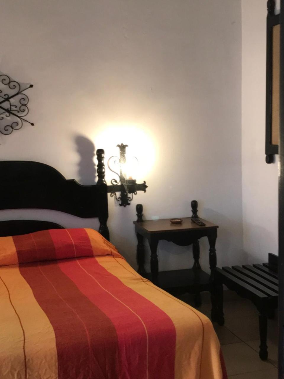 Hotel Villa De Flores Uruapan  Extérieur photo