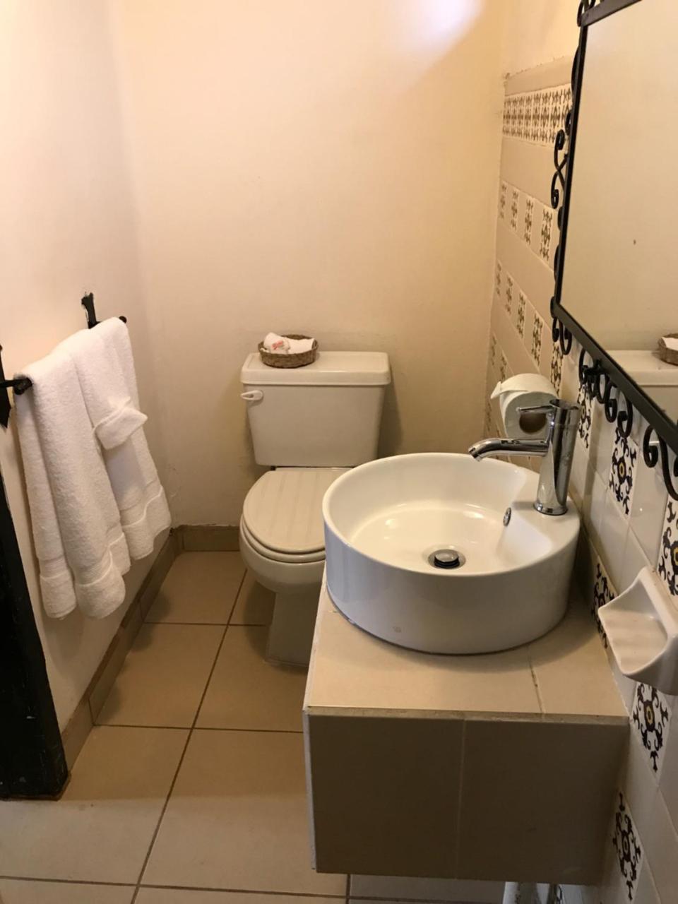 Hotel Villa De Flores Uruapan  Extérieur photo