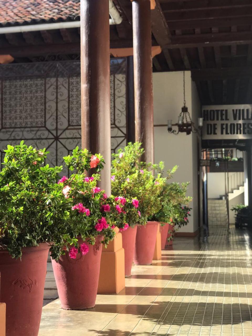 Hotel Villa De Flores Uruapan  Extérieur photo