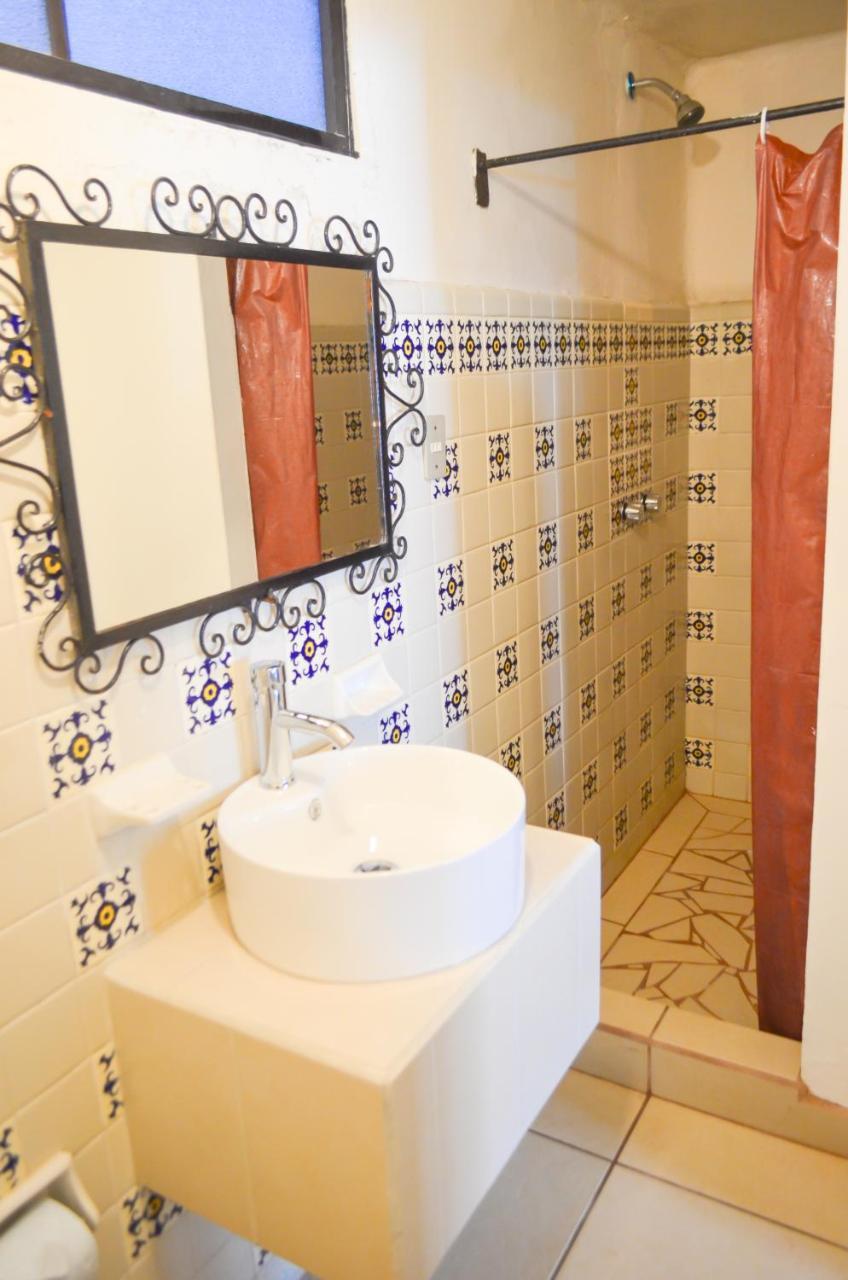 Hotel Villa De Flores Uruapan  Extérieur photo