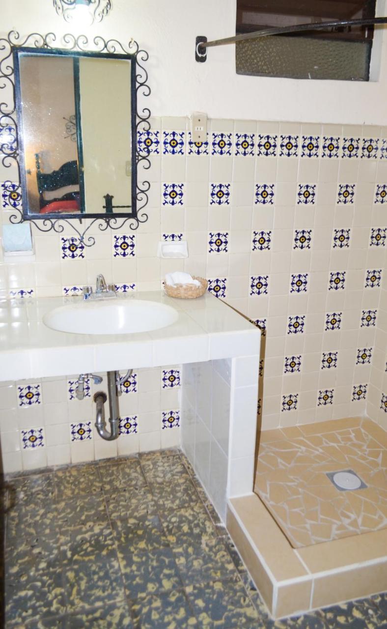 Hotel Villa De Flores Uruapan  Extérieur photo