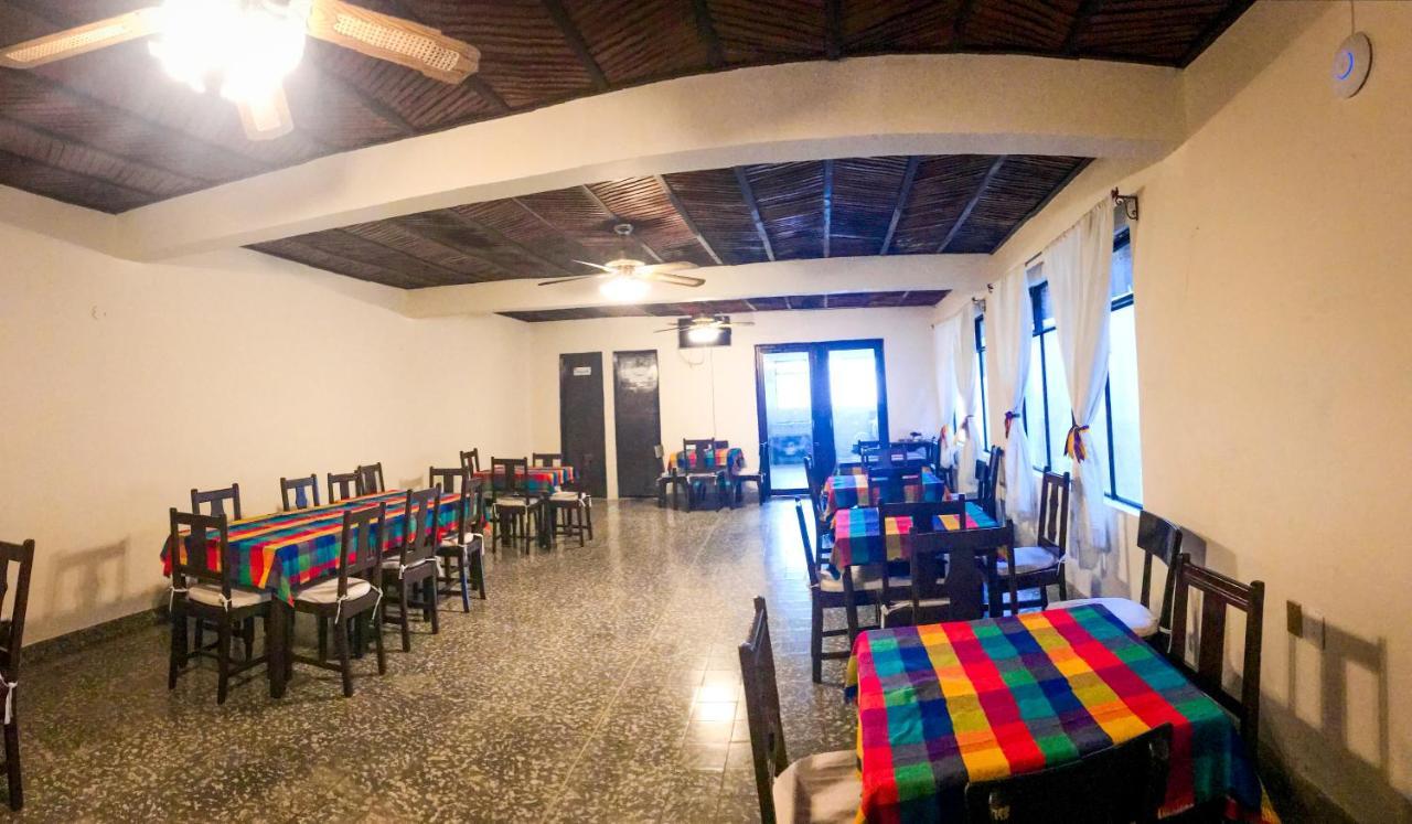Hotel Villa De Flores Uruapan  Extérieur photo