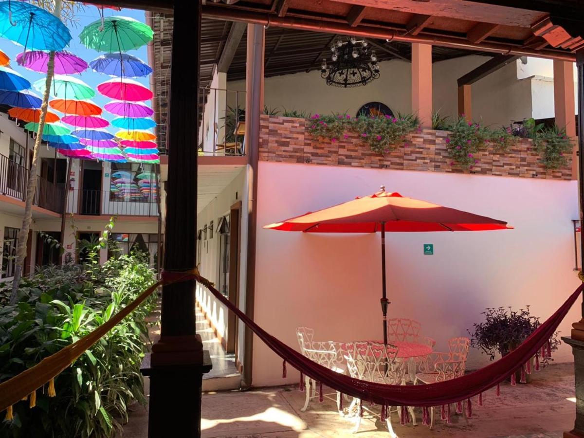 Hotel Villa De Flores Uruapan  Extérieur photo