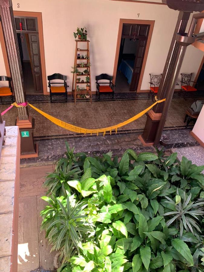 Hotel Villa De Flores Uruapan  Extérieur photo