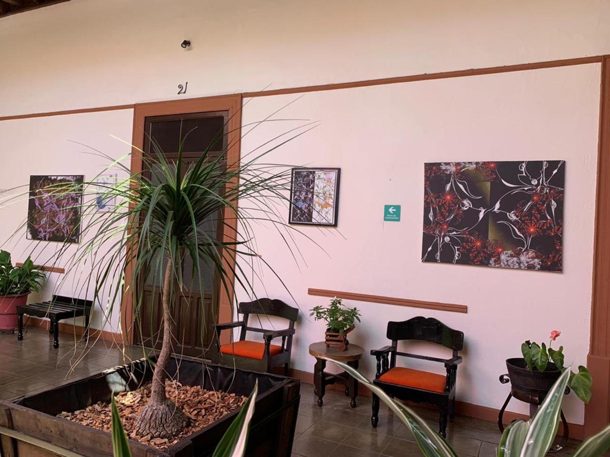 Hotel Villa De Flores Uruapan  Extérieur photo